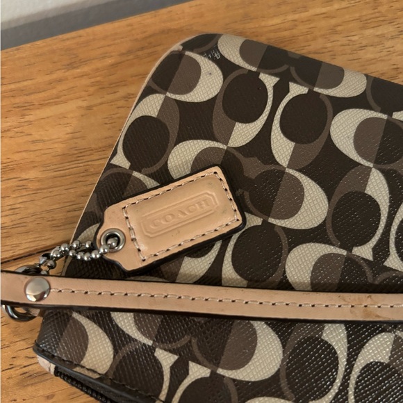 Coach Peyton Signature Dream C Brown and White Coated Canvas Wristlet Wa… - Picture 8 of 12